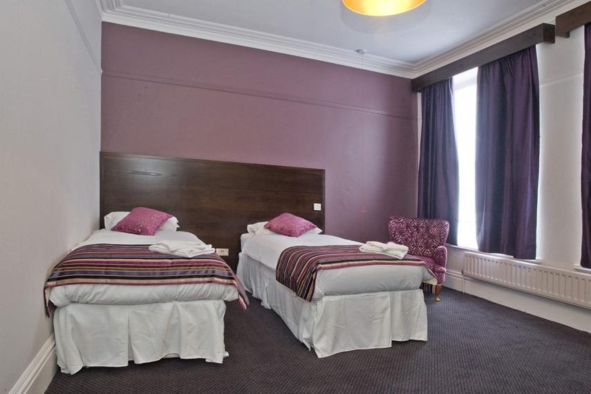 The Duke Of Wellington Wetherspoon Hotel Майнхед Екстериор снимка
