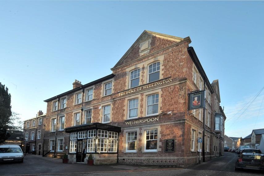The Duke Of Wellington Wetherspoon Hotel Майнхед Екстериор снимка