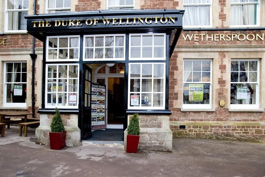 The Duke Of Wellington Wetherspoon Hotel Майнхед Екстериор снимка