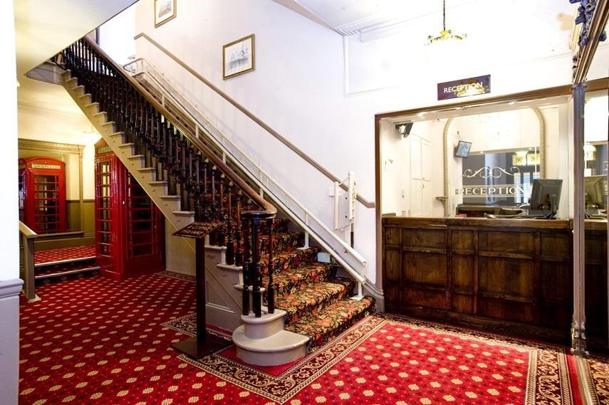 The Duke Of Wellington Wetherspoon Hotel Майнхед Екстериор снимка