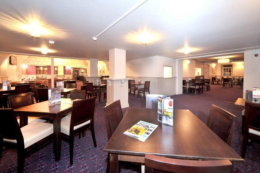 The Duke Of Wellington Wetherspoon Hotel Майнхед Екстериор снимка